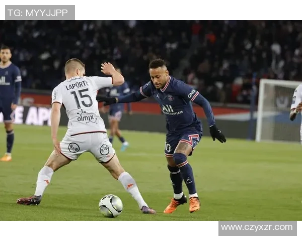 巴黎圣日耳曼队常规赛大胜里尔，豪取法甲榜首位置，成功卫冕冠军！