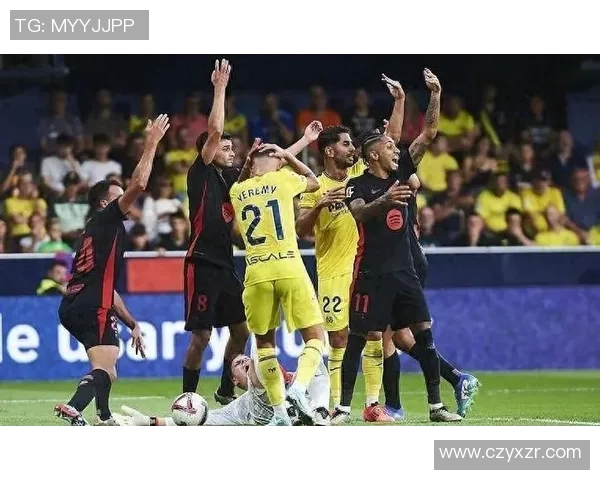 巴萨将签意甲射手替代苏亚雷斯，引发球迷热议