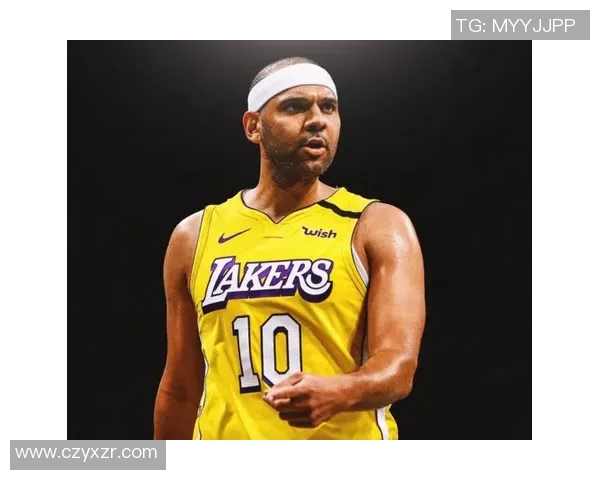 老鹰主教练林赛赞扬控卫海耶斯的领导能力和团队意识 老鹰主教练林赛赞扬控卫海耶斯的领导能力和团队意识