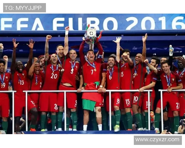 英格兰队员赛后庆祝荷兰胜利，全力备战世界杯