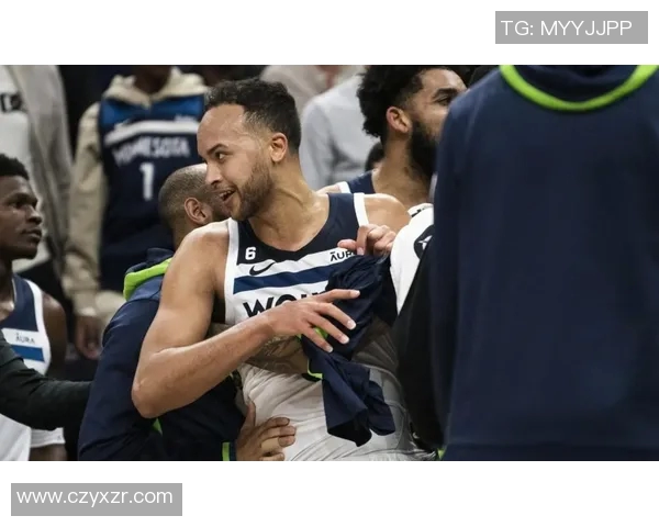 尼克斯遭遇连败，球队状态低迷：破局之道何在？