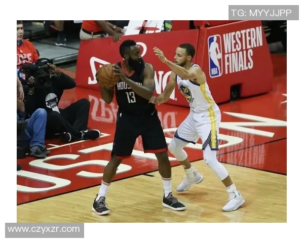 火箭队全明星集结助威,哈登季后赛冲刺在即 火箭队全明星集结助威,哈登季后赛冲刺在即